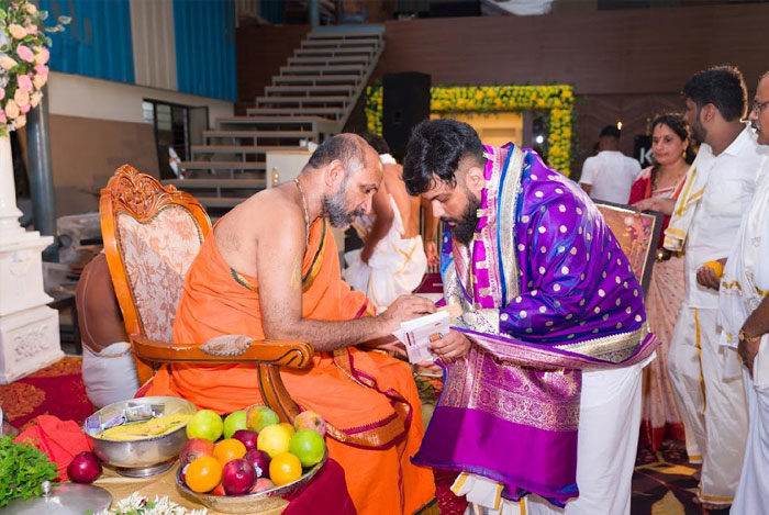 Swamiji with KK Living team | Top Home Interior Decorators in Udupi